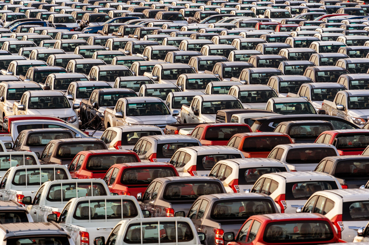 Продажи новых машин в России выросли на 85%