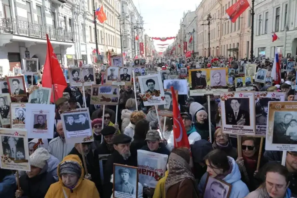 В шествии «Бессмертного полка» в Петербурге приняли участие 1,1 млн человек