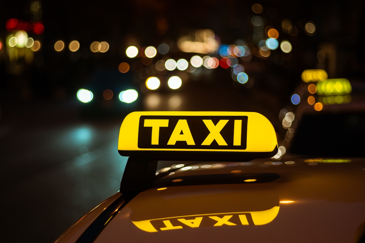 В Москве пассажир попытался зарезать водителя такси