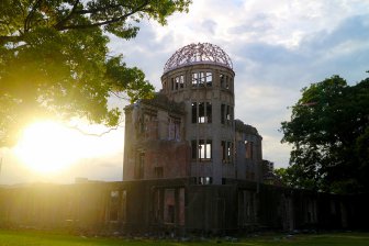 Американцы заставили простых японцев отказаться от своей истории